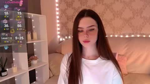 Snapshot of holymiax chatting on 06.25.26 Mia online show from 06.25.26
