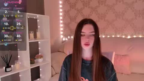 Snapshot of holymiax chatting on 07.16.26 Mia online show from 07.16.26