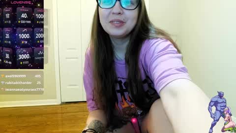 Snapshot of holyweed420 chatting on 01.05.25 Viktoria online show from 01.05.25