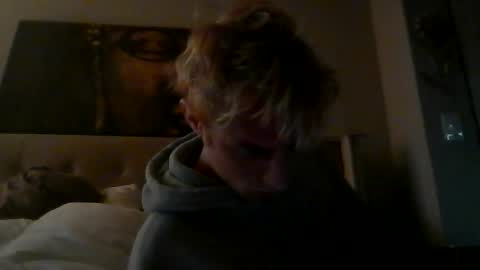 Snapshot of homelessblondie chatting on 12.14.25 homelessblondie online show from 12.14.25