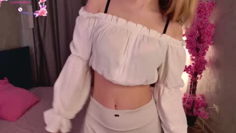 Snapshot of hone333bunny chatting on 02.27.26 hone333bunny online show from 02.27.26