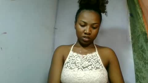 Snapshot of honeria98 chatting on 06.12.26 honeria98 online show from 06.12.26
