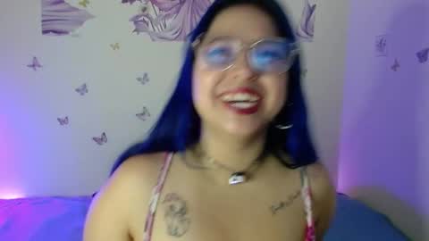 Snapshot of honey_buns_1 chatting on 09.14.25 mimi online show from 09.14.25