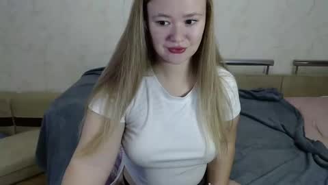 Snapshot of honey_caramelle chatting on 12.02.24 honey_caramelle online show from 12.02.24