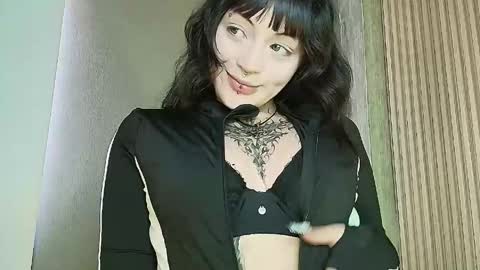 Snapshot of honey_dark chatting on 05.22.26 Honney online show from 05.22.26