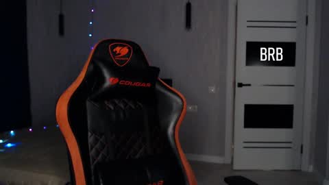 Wolfy online show from 01.04.25