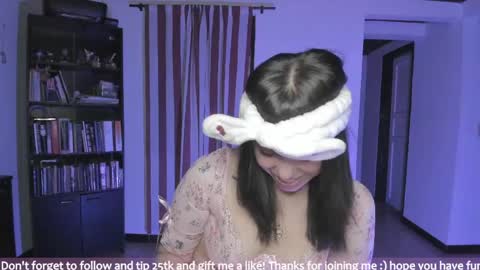 Snapshot of honey_hoe chatting on 05.20.26 Lau online show from 05.20.26