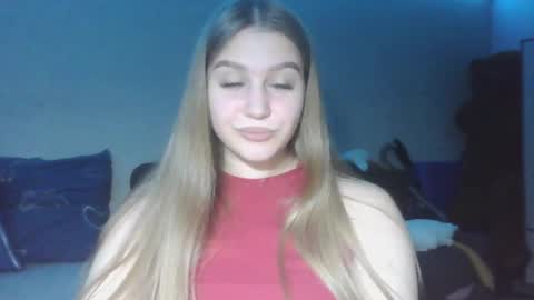 Snapshot of honey_lolaaa chatting on 10.19.25 honey_lolaaa online show from 10.19.25