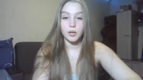 Snapshot of honey_lolaaa chatting on 10.20.25 honey_lolaaa online show from 10.20.25