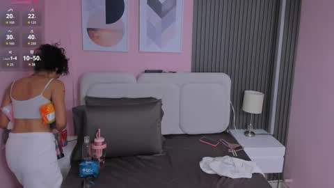 Snapshot of honey_sofii_ chatting on 09.29.25 honey_sofii_ online show from 09.29.25