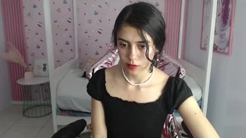 Snapshot of honey_torres_sub chatting on 01.07.25 HONEY online show from 01.07.25
