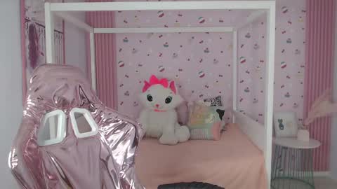 Snapshot of honey_torres_sub chatting on 01.10.25 HONEY online show from 01.10.25