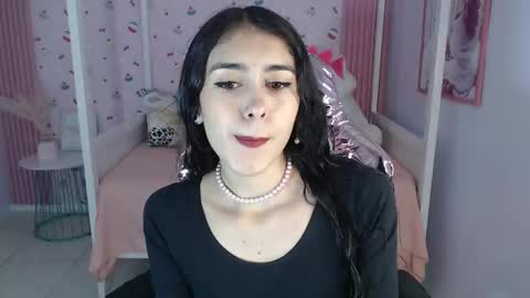 Snapshot of honey_torres_sub chatting on 01.15.25 HONEY online show from 01.15.25