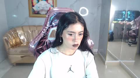 Snapshot of honey_torres_sub chatting on 01.29.25 HONEY online show from 01.29.25