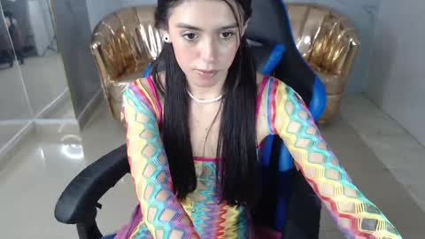 Snapshot of honey_torres_sub chatting on 03.08.25 HONEY online show from 03.08.25