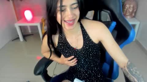 Snapshot of honey_torres_sub chatting on 10.14.25 HONEY online show from 10.14.25