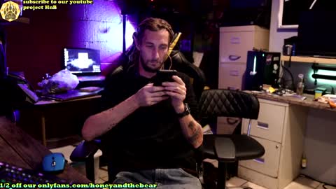 Honey and Bear online show from 01.01.25