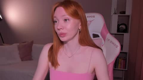 Snapshot of honeyautumn chatting on 04.23.26 honeyautumn online show from 04.23.26