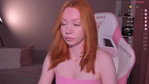 Snapshot of honeyautumn chatting on 04.30.26 honeyautumn online show from 04.30.26