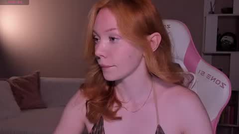 Snapshot of honeyautumn chatting on 06.24.26 honeyautumn online show from 06.24.26