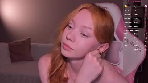 Snapshot of honeyautumn chatting on 06.25.26 honeyautumn online show from 06.25.26
