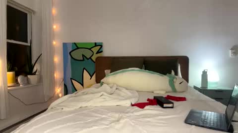 Snapshot of honeybbxx chatting on 02.16.25 honeybbxx online show from 02.16.25