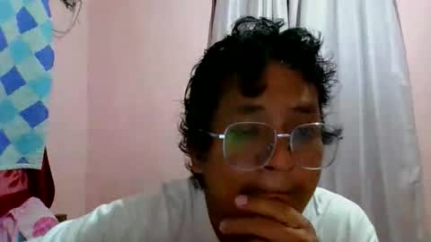 Snapshot of honeybee_xq chatting on 05.16.26 Honeybee online show from 05.16.26