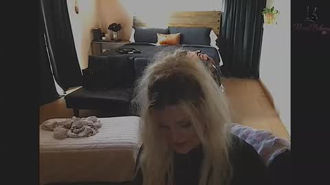 honeybuhnny online show from 05.03.26