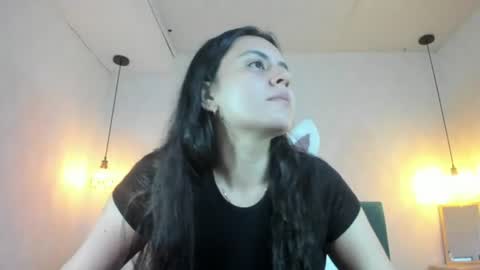 Snapshot of honeybuu_ chatting on 07.19.26 Emily online show from 07.19.26