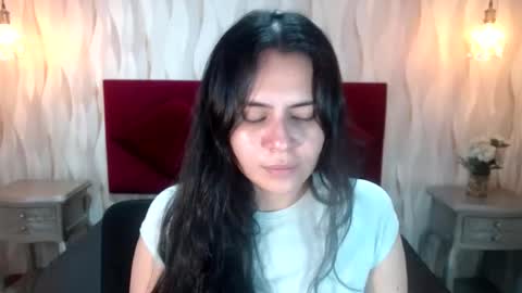 Snapshot of honeybuu_ chatting on 07.27.26 Emily online show from 07.27.26