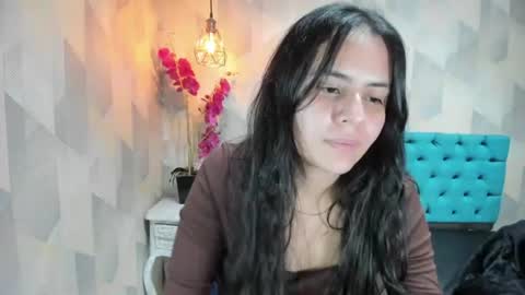Snapshot of honeybuu_ chatting on 07.28.26 Emily online show from 07.28.26