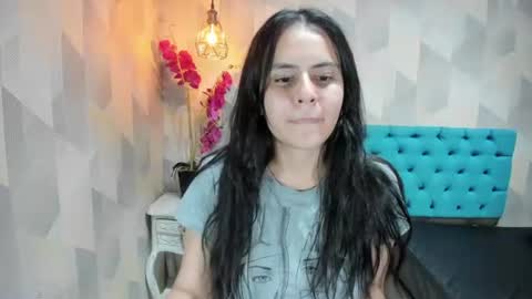 Snapshot of honeybuu_ chatting on 07.28.26 Emily online show from 07.28.26