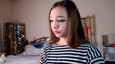 Snapshot of honeycomfya chatting on 04.23.26 Masha online show from 04.23.26