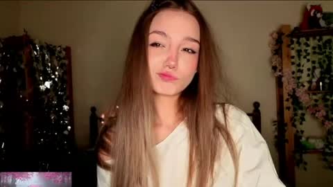 Snapshot of honeycomfya chatting on 05.23.26 Masha online show from 05.23.26