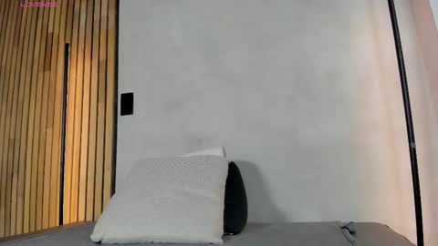 Sofia independent model online show from 01.14.26