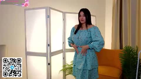 honeymilaa online show from 12.21.25