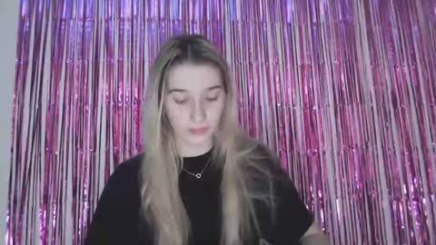 honeyveil online show from 02.10.26