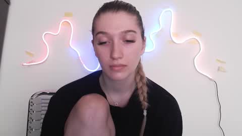 honeyveil online show from 03.10.26