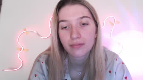 honeyveil online show from 04.02.26