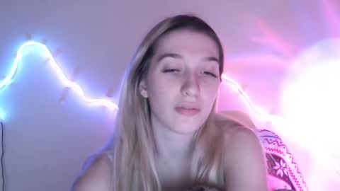 honeyveil online show from 04.19.26