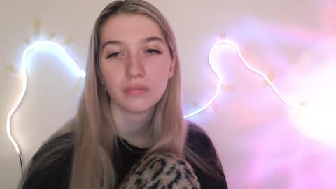 Snapshot of honeyveil chatting on 05.02.26 honeyveil online show from 05.02.26
