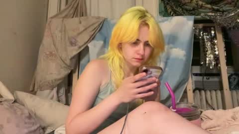 Snapshot of honeyxlimbed chatting on 06.19.26 Emi Rose online show from 06.19.26
