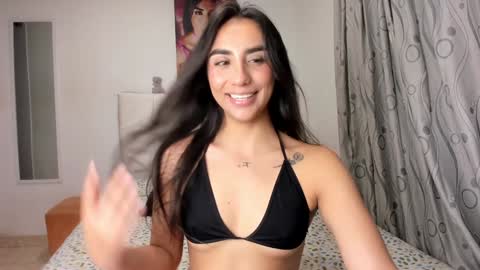 Snapshot of honney_bunny1 chatting on 12.19.24 Andrea online show from 12.19.24