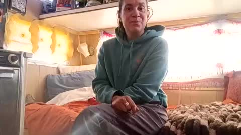 Snapshot of hoodoou chatting on 05.17.26 hoodoou online show from 05.17.26