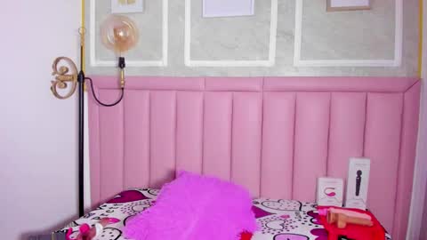 Snapshot of hoollyhendrix chatting on 01.17.26 holly online show from 01.17.26