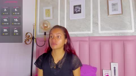 Snapshot of hoollyhendrix chatting on 02.03.26 holly online show from 02.03.26