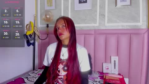 Snapshot of hoollyhendrix chatting on 02.20.26 holly online show from 02.20.26