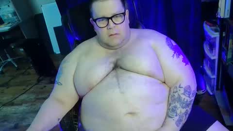 Snapshot of hoosierdaddyxl chatting on 02.12.26 Sir online show from 02.12.26