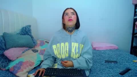 Snapshot of hoot_alicee chatting on 04.27.26 ONLYFANS online show from 04.27.26