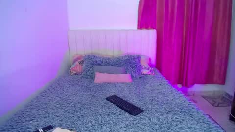 Snapshot of hoot_alicee chatting on 05.16.26 ONLYFANS online show from 05.16.26